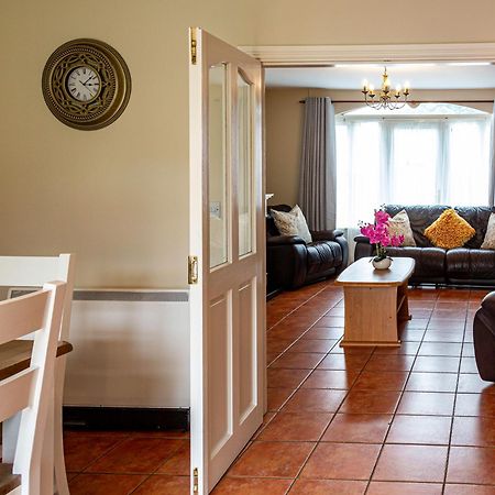 Kerry Holiday Homes At The Killarney Holiday Village Eksteriør billede
